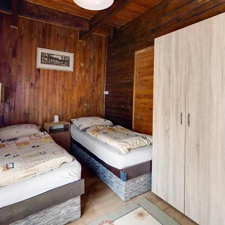 Chata Bukvica, Penzion Rencisov